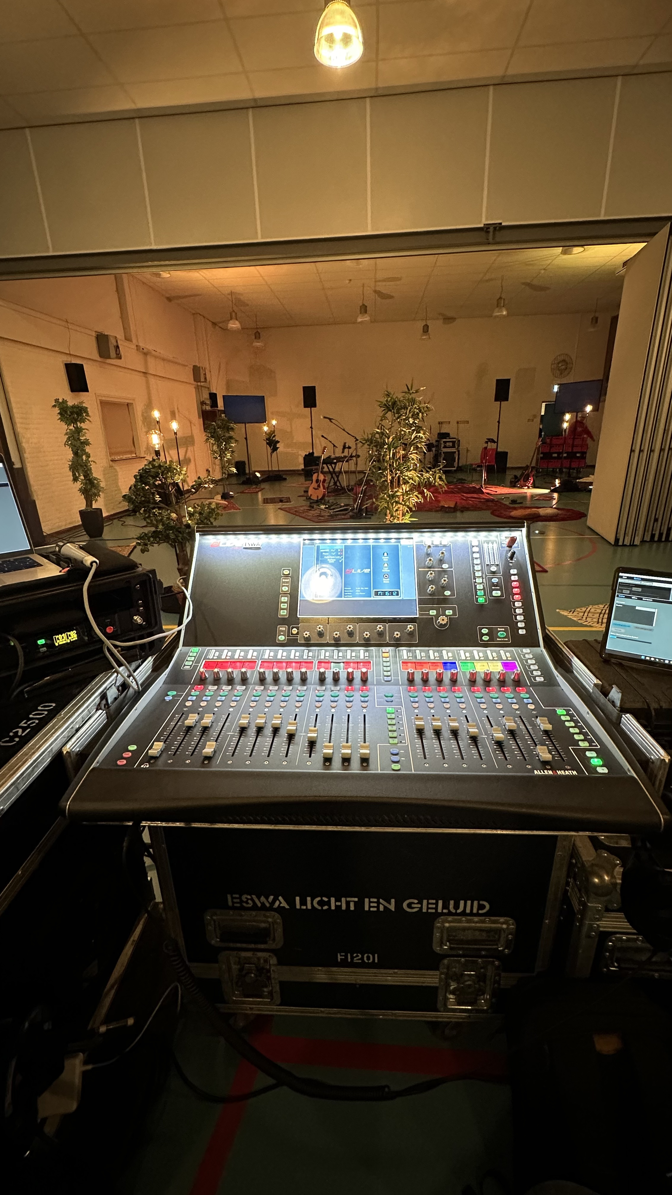 LIVE Event Image 4